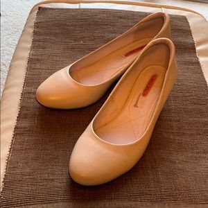 Almost New Beige Leather Wedge